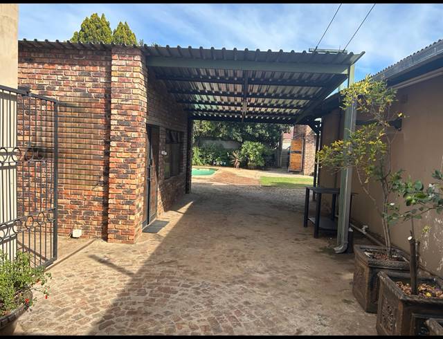 3 BEDROOM HOUSE FOR SALE IN THREE RIVERS